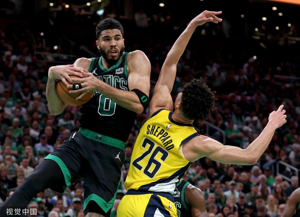 相比之下 相比之下