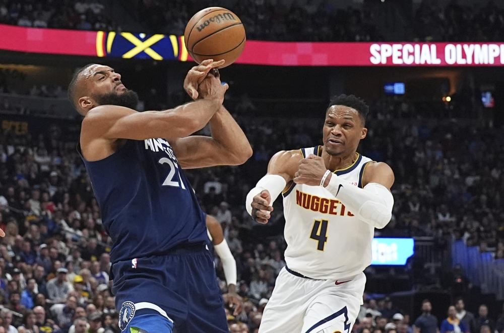 可以发现两 可以发现两